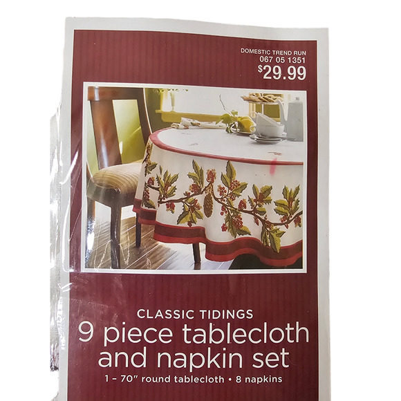 Classic Tidings 9 Piece Tablecloth and Napkins Set Berry Design 70" Round - Picture 1 of 7